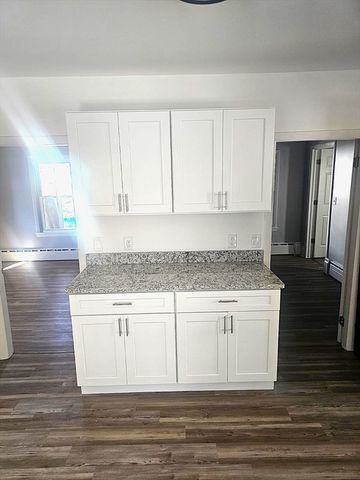 40 Edwards St, Fitchburg, MA 01420