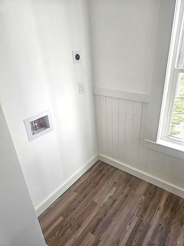 40 Edwards St, Fitchburg, MA 01420
