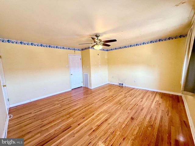 12004 SALINA PL, Philadelphia, PA 19154