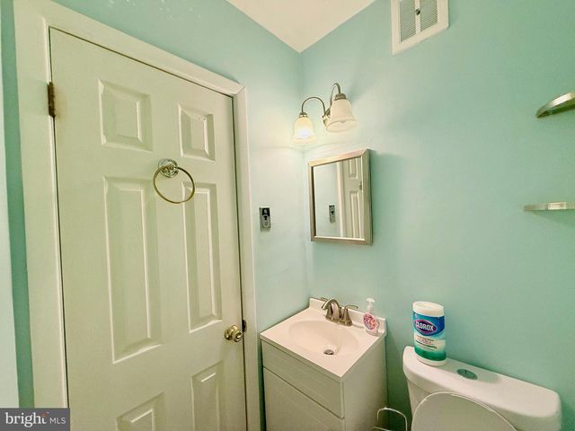 12004 SALINA PL, Philadelphia, PA 19154