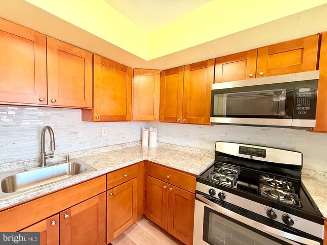 12004 SALINA PL, Philadelphia, PA 19154