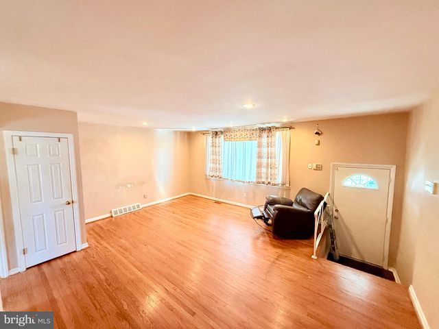 12004 SALINA PL, Philadelphia, PA 19154