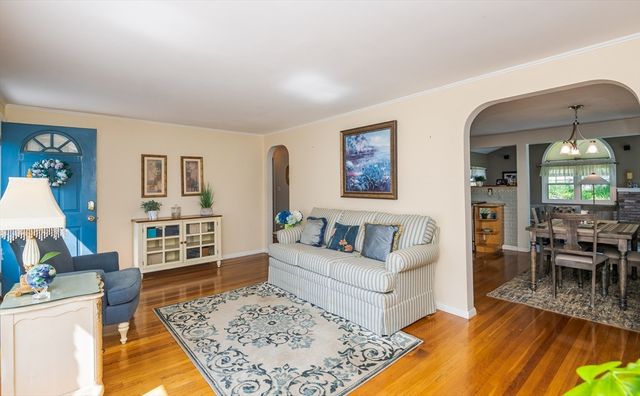 47 Sharon Rd, Hamilton, MA 01982