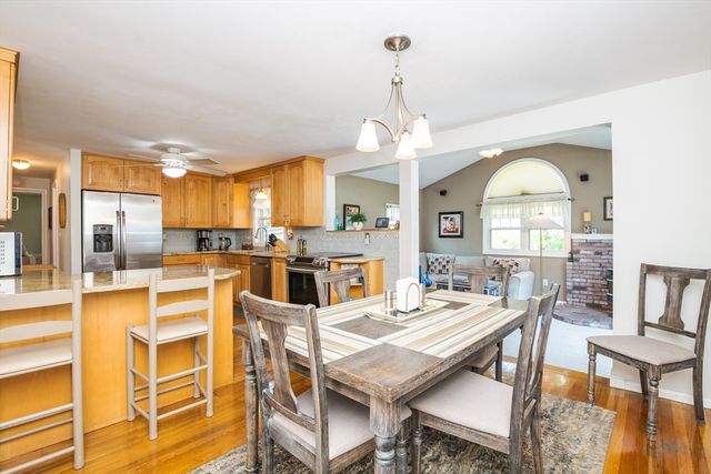47 Sharon Rd, Hamilton, MA 01982