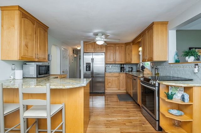 47 Sharon Rd, Hamilton, MA 01982