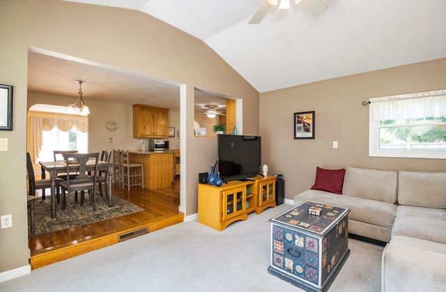 47 Sharon Rd, Hamilton, MA 01982