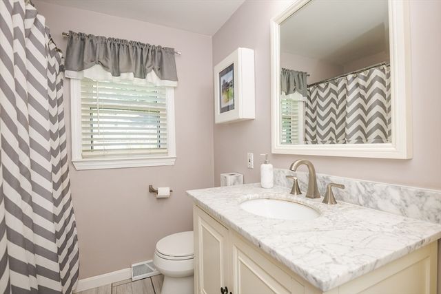 47 Sharon Rd, Hamilton, MA 01982