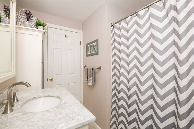 47 Sharon Rd, Hamilton, MA 01982