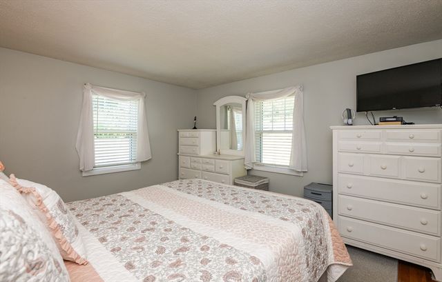 47 Sharon Rd, Hamilton, MA 01982