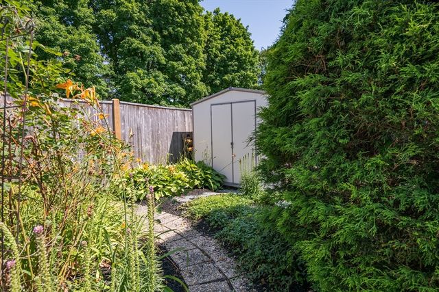 47 Sharon Rd, Hamilton, MA 01982