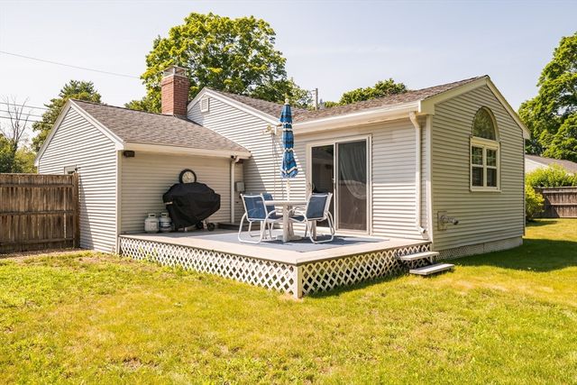 47 Sharon Rd, Hamilton, MA 01982