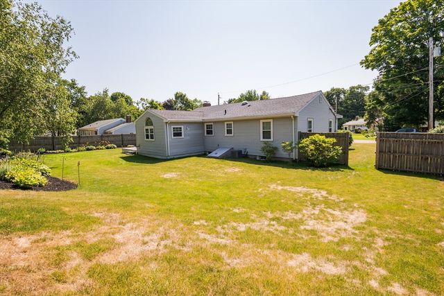 47 Sharon Rd, Hamilton, MA 01982