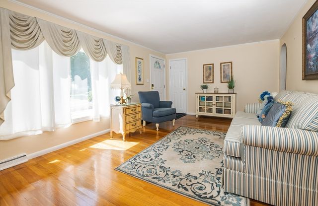 47 Sharon Rd, Hamilton, MA 01982