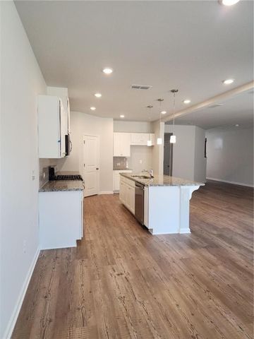 194 Green Love Lane, Grayson, GA 30017