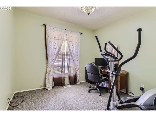 16827 Se RHINE St, Portland, OR 97236