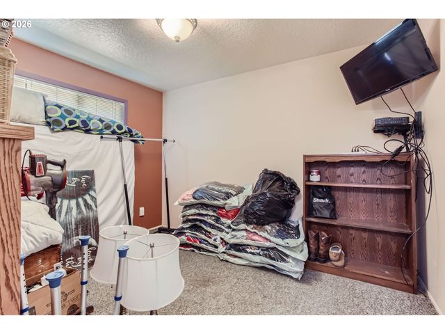 16827 Se RHINE St, Portland, OR 97236