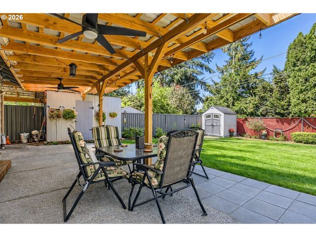 16827 Se RHINE St, Portland, OR 97236