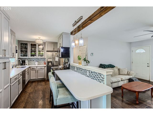 16827 Se RHINE St, Portland, OR 97236