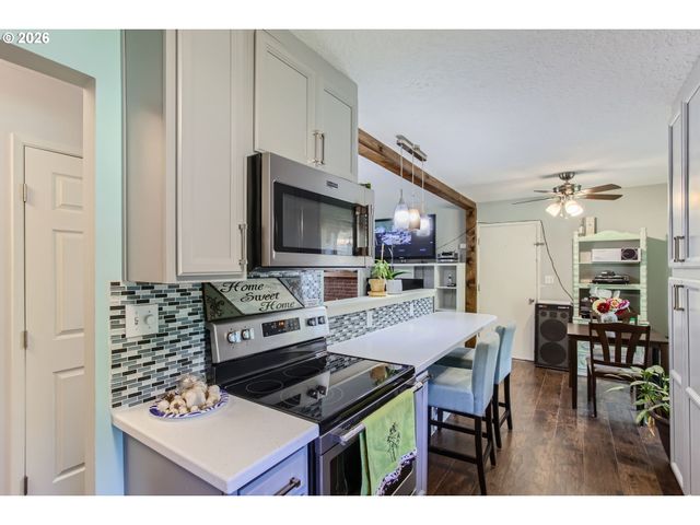 16827 Se RHINE St, Portland, OR 97236