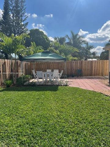 6301 SW 59th Pl, South Miami, FL 33143