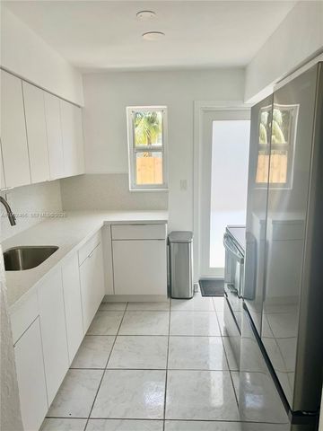 6301 SW 59th Pl, South Miami, FL 33143