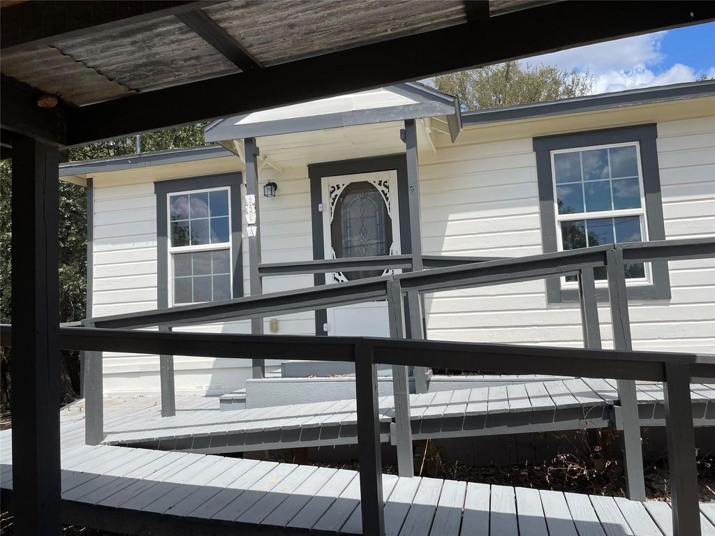 225A Old 71 A, Cedar Creek, TX 78612