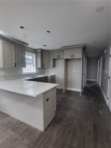 729 Potters Avenue, Providence, RI 02907