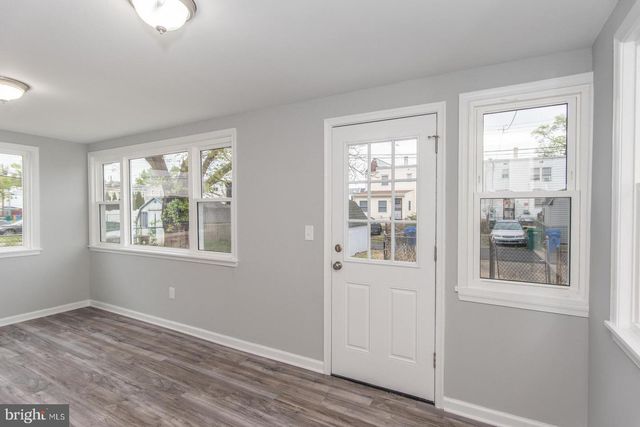 2410 LIBERATOR ST, Levittown, PA 19057