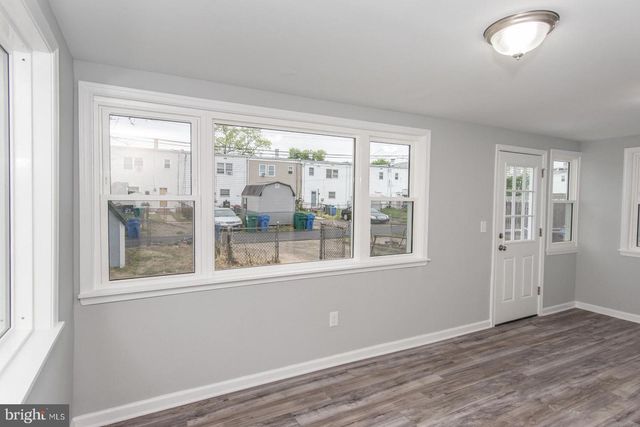 2410 LIBERATOR ST, Levittown, PA 19057