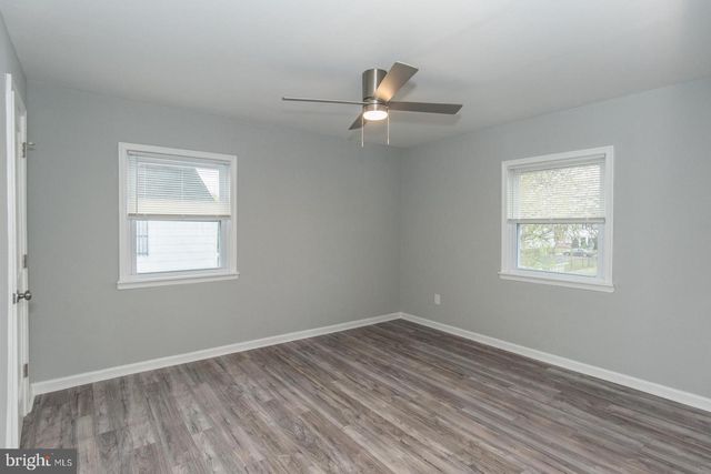 2410 LIBERATOR ST, Levittown, PA 19057