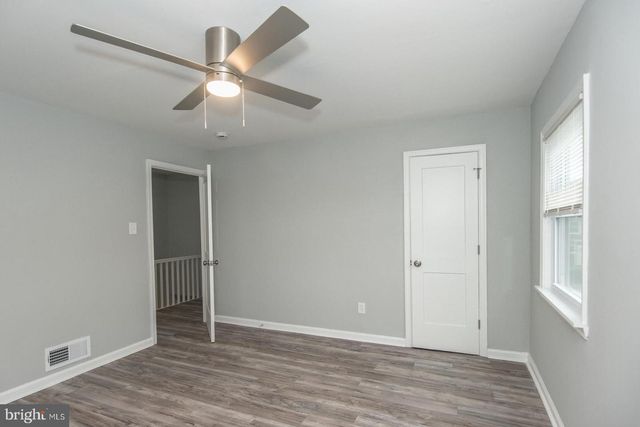 2410 LIBERATOR ST, Levittown, PA 19057