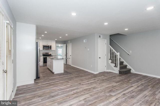 2410 LIBERATOR ST, Levittown, PA 19057