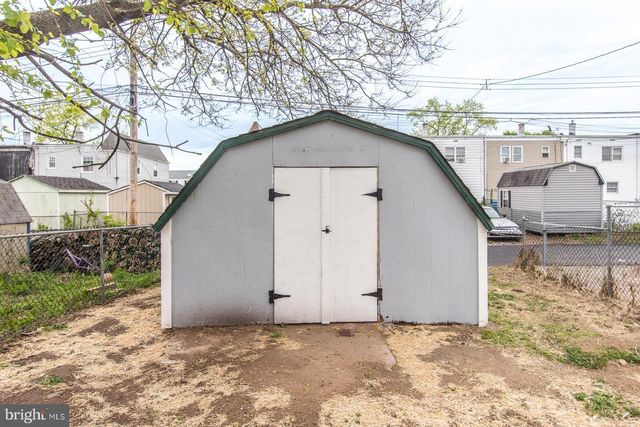2410 LIBERATOR ST, Levittown, PA 19057