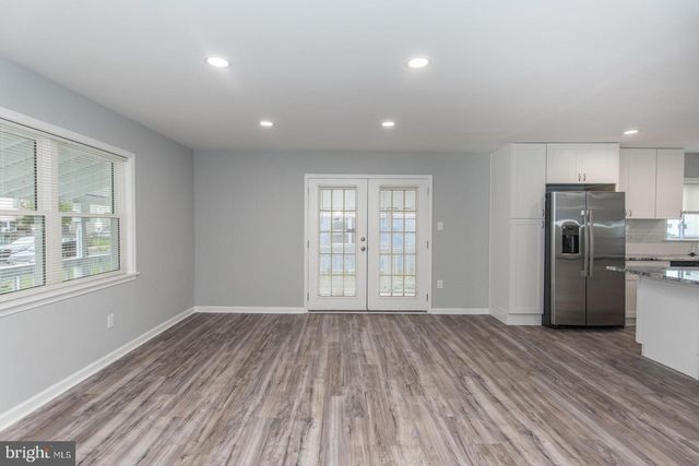 2410 LIBERATOR ST, Levittown, PA 19057