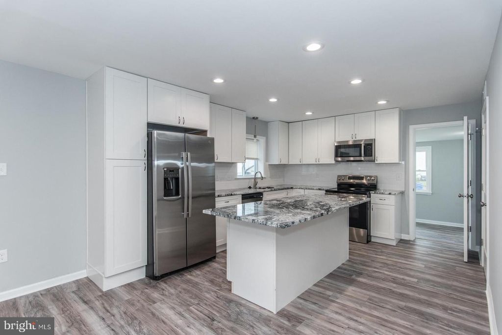 2410 LIBERATOR ST, Levittown, PA 19057