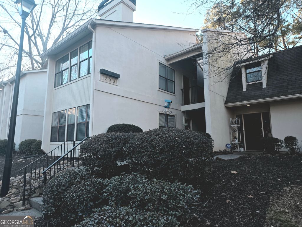 1201 Old Hammond Chase, Sandy Springs, GA 30350