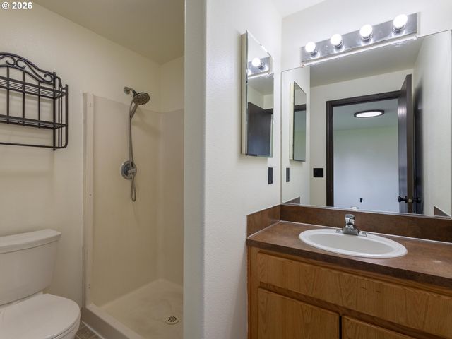 304 E WILSON St, Yacolt, WA 98675