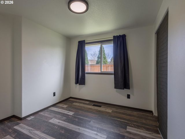 304 E WILSON St, Yacolt, WA 98675