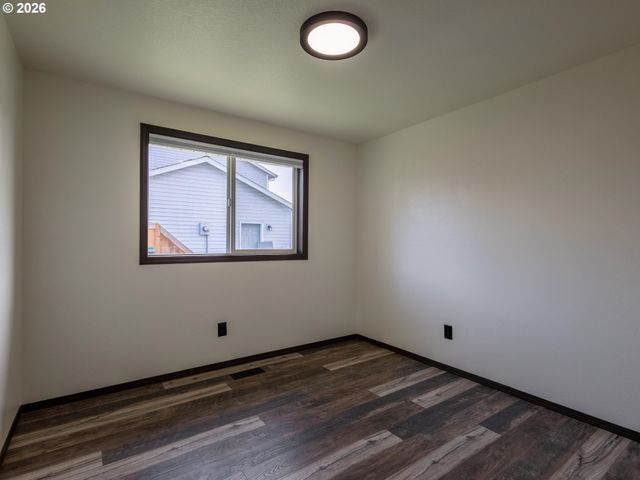 304 E WILSON St, Yacolt, WA 98675