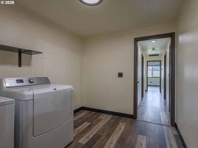 304 E WILSON St, Yacolt, WA 98675