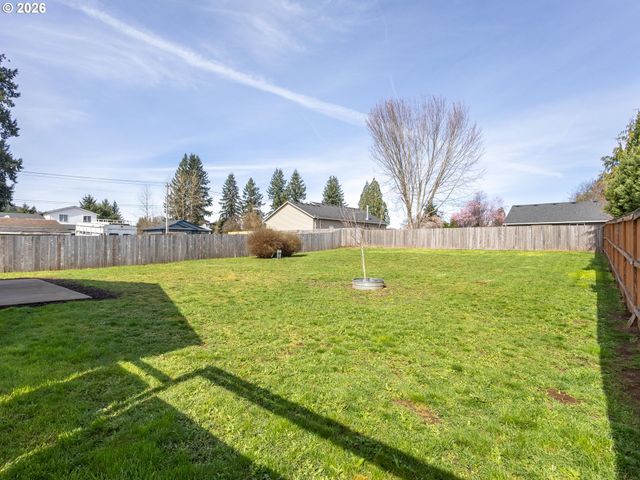 304 E WILSON St, Yacolt, WA 98675
