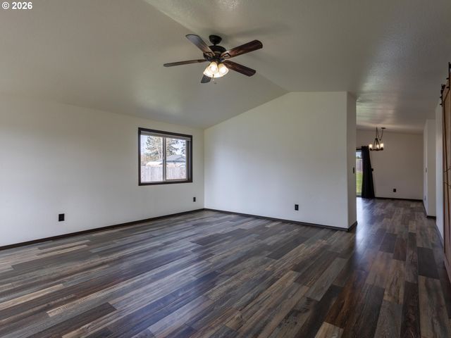 304 E WILSON St, Yacolt, WA 98675