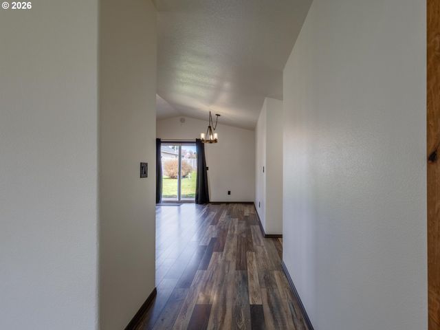 304 E WILSON St, Yacolt, WA 98675