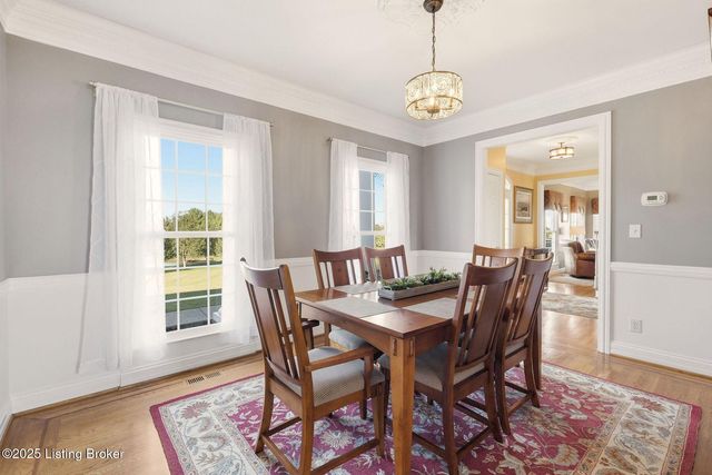 400 Todd Dr, Simpsonville, KY 40067