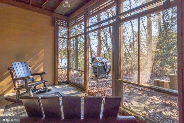 97 OVERLOOK LN, Burgess, VA 22432
