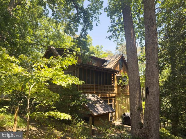 97 OVERLOOK LN, Burgess, VA 22432