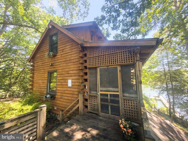 97 OVERLOOK LN, Burgess, VA 22432