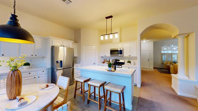 127 Douglas Dr, Lincoln, CA 95648