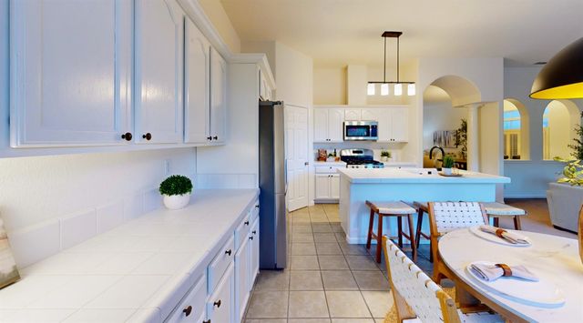 127 Douglas Dr, Lincoln, CA 95648