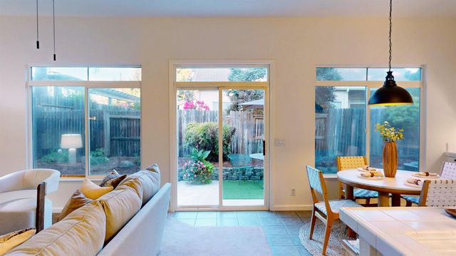 127 Douglas Dr, Lincoln, CA 95648